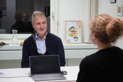 Marius Kaiser von One World berichtet von den Projekten in Indien, Ecuador & im Libanon. 