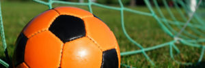 Leben A-Z_Sport_Oranger Fussball