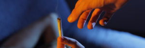 Leben A-Z_Sucht und Drogen_Joint rauchen