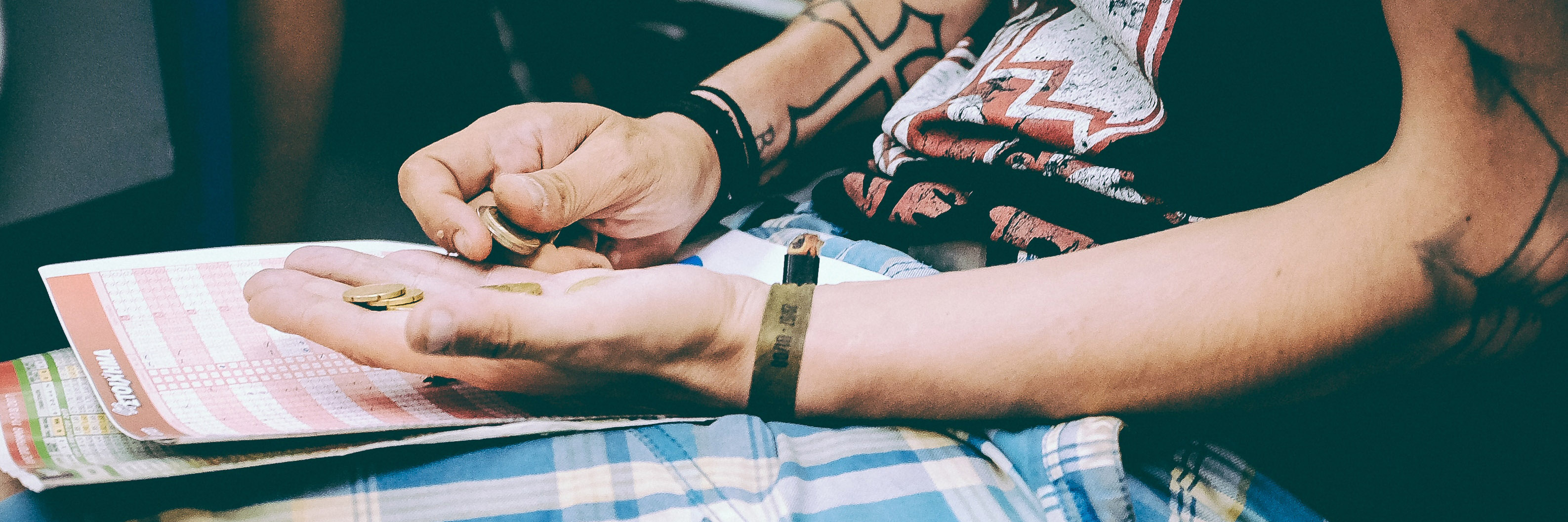 aris-sfakianakis-352203-unsplash_Header